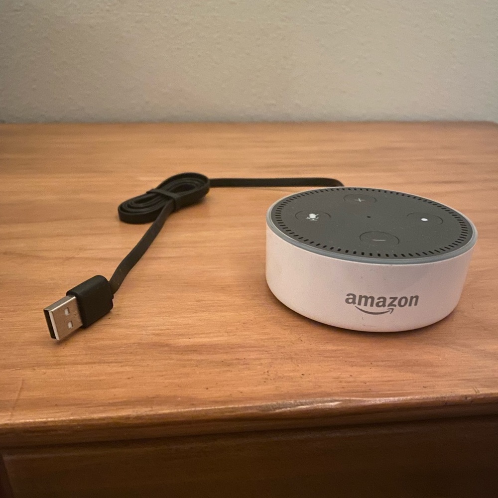White Amazon Alexa Echo Dot (2nd Generation)